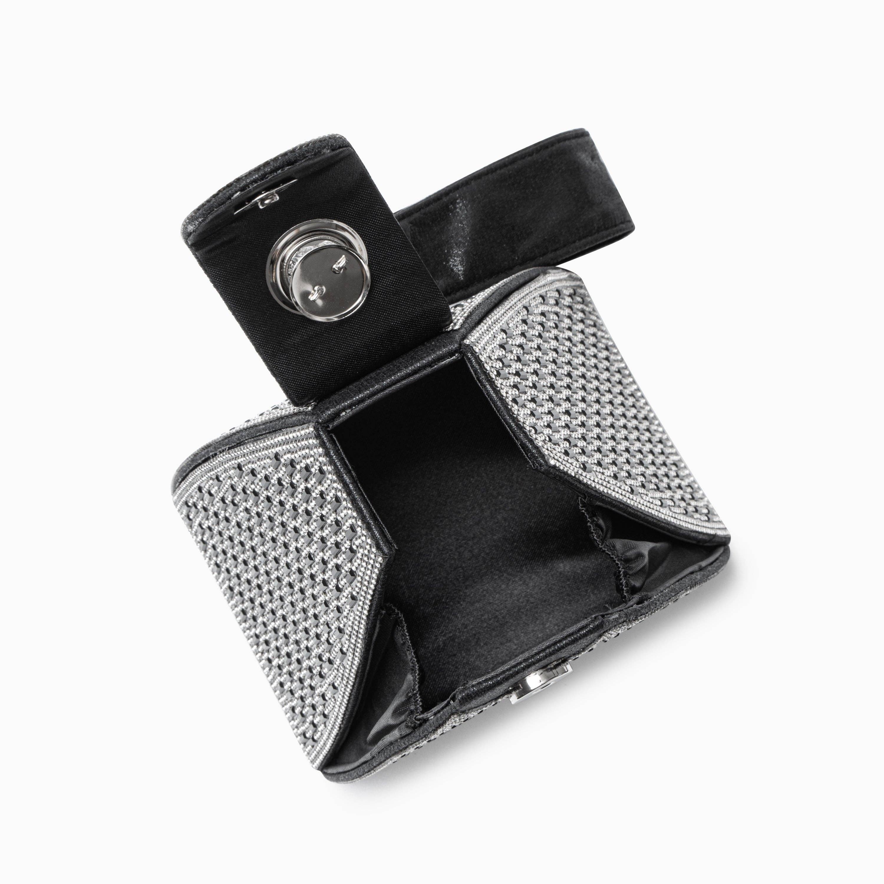 Crystal Pyramid Handbag – Glamorous Luxe Clutch