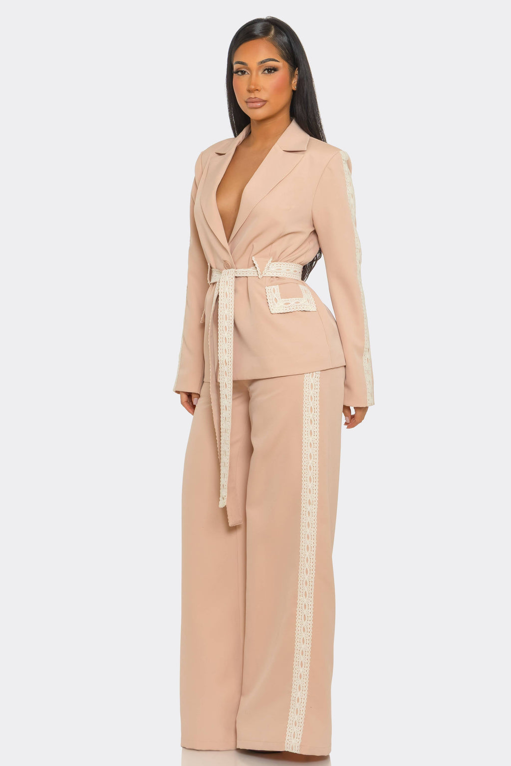 Tailored Belted Blazer Set – Elegant Structured Fit